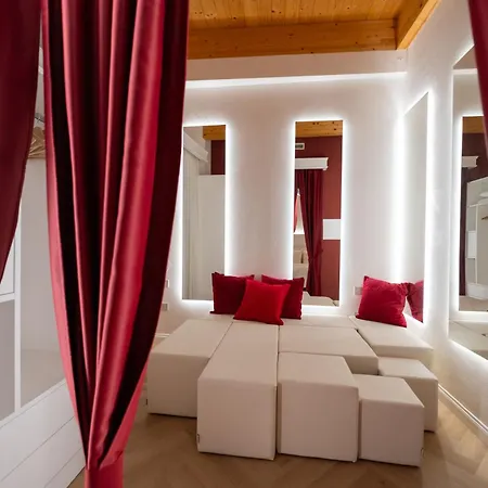 La Divina - Free Parking - Bed and Breakfast 4*