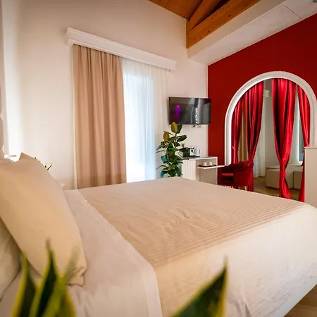 Bed and Breakfast La Divina - Free Parking - 4*