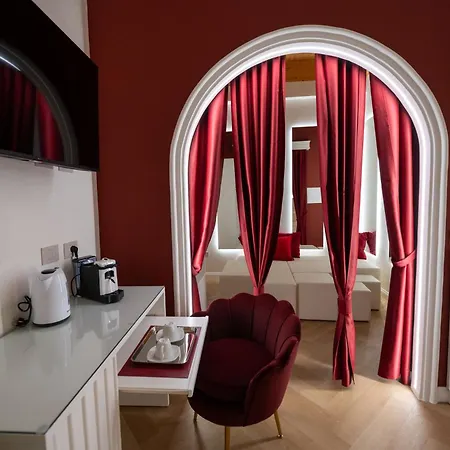 La Divina - Free Parking - Bed and Breakfast 4*