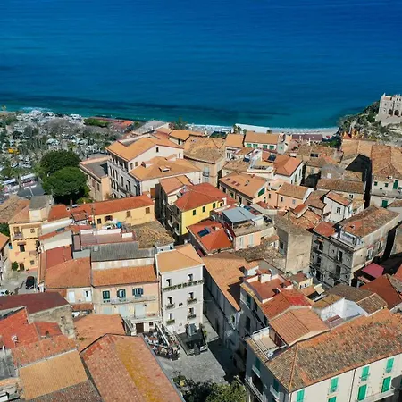 La Divina - Free Parking - Bed and Breakfast 4*