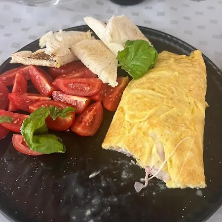 La Divina - Free Parking - Bed and Breakfast