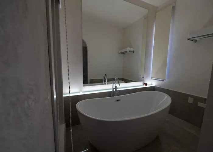 La Divina - Free Parking - Bed & Breakfast