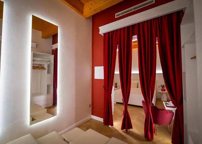 La Divina - Free Parking - Bed & Breakfast 4*