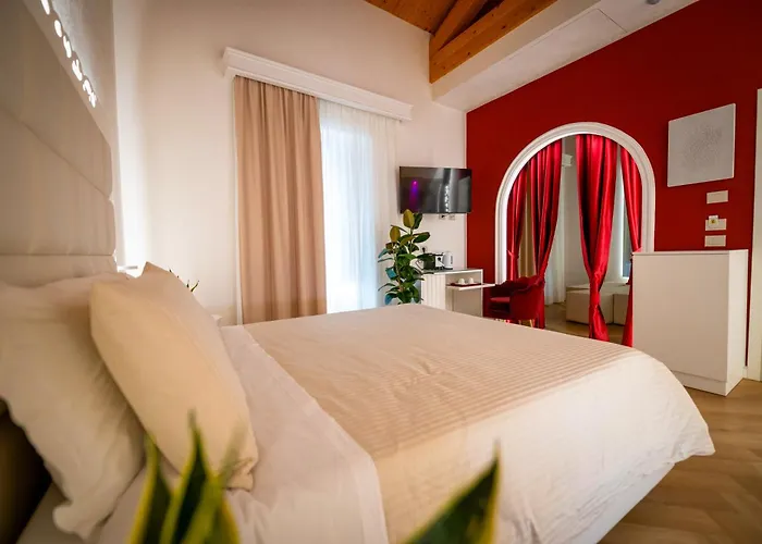 Bed & Breakfast La Divina - Free Parking - 4*
