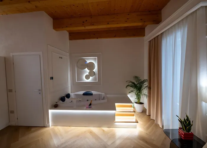 Bed & Breakfast La Divina - Free Parking -