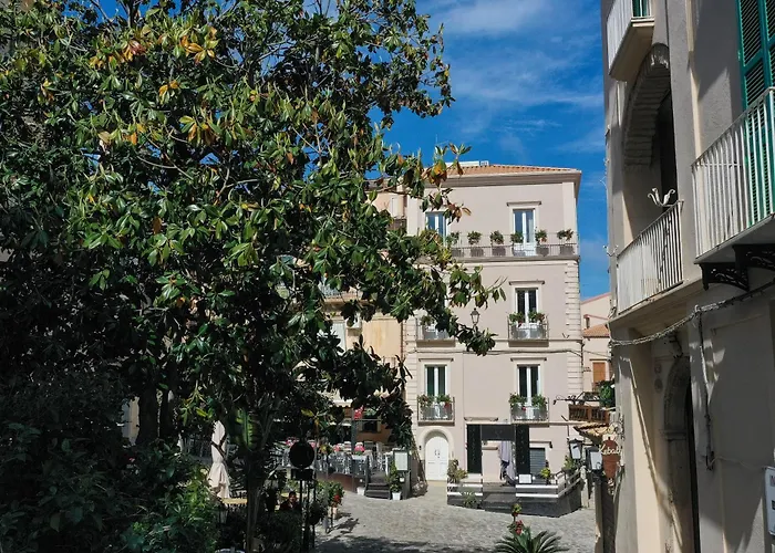 Bed & Breakfast La Divina - Free Parking - Tropea