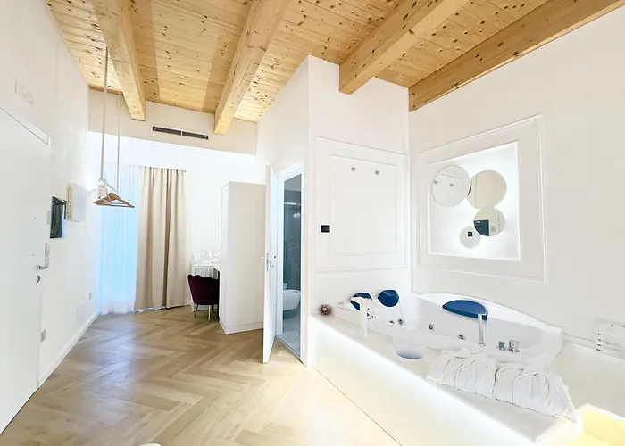 Bed & Breakfast La Divina - Free Parking - Tropea