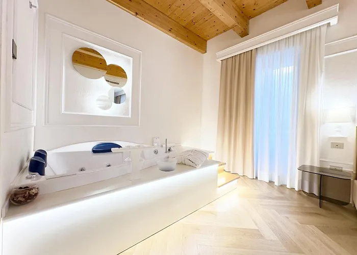 La Divina - Free Parking - Bed & Breakfast