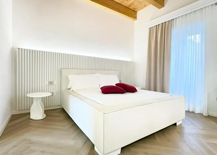 La Divina - Free Parking - Bed & Breakfast 4*