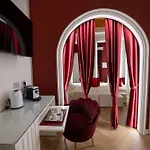 La Divina - Free Parking - Bed & Breakfast 4*