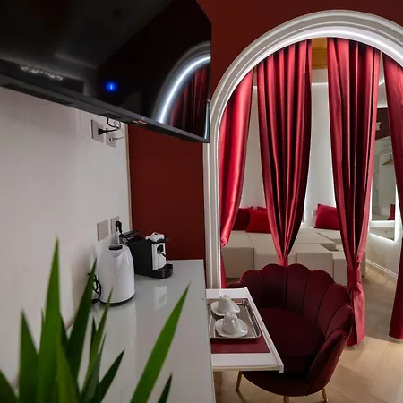 La Divina - Free Parking - 4*