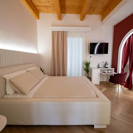 La Divina - Free Parking - Tropea