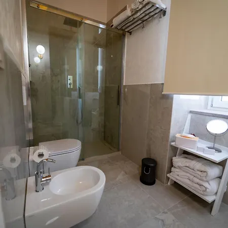 Bed & Breakfast La Divina - Free Parking -