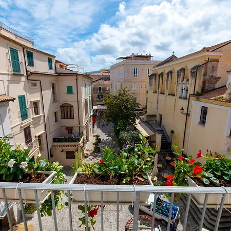 La Divina - Free Parking - Bed & Breakfast
