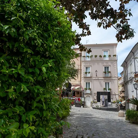 La Divina - Free Parking - 4*