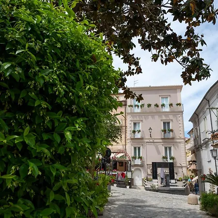 La Divina - Free Parking - 4*