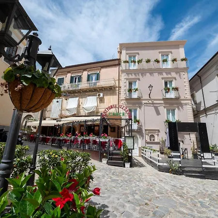 Alojamento de Acomodação e Pequeno-almoço La Divina - Free Parking - Tropea