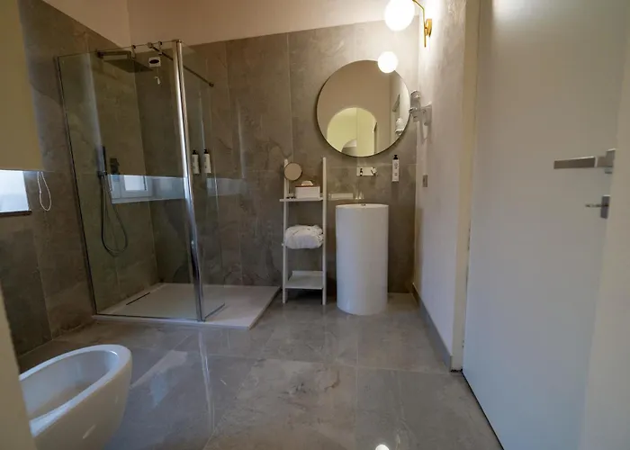 La Divina - Free Parking - Bed & Breakfast