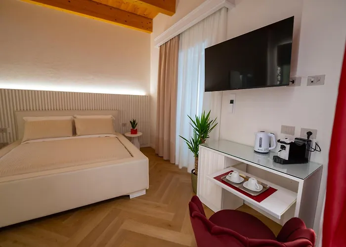 La Divina - Free Parking - 4*