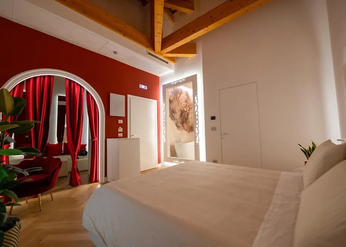 La Divina - Free Parking - Bed & Breakfast