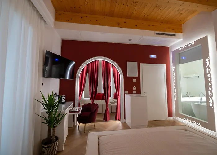 Bed & Breakfast La Divina - Free Parking - 4*