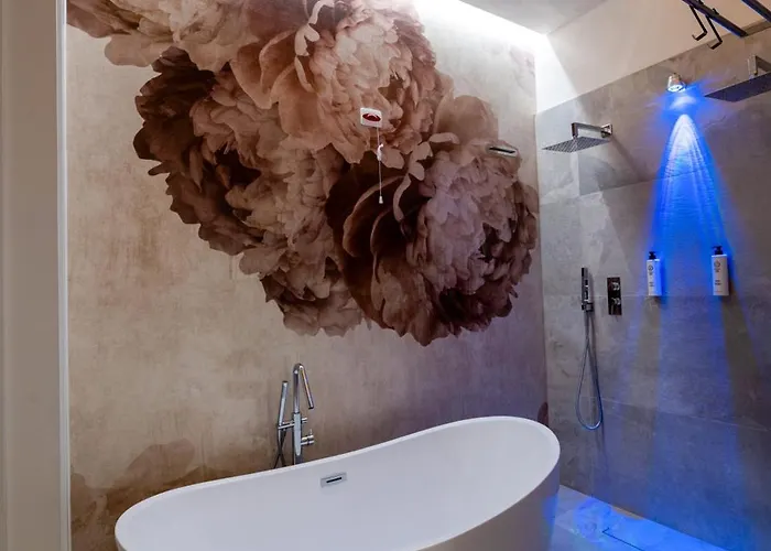 La Divina - Free Parking - Bed & Breakfast 4*