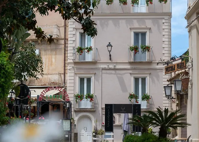 La Divina - Free Parking - Bed & Breakfast 4*